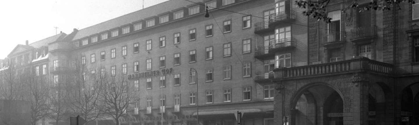 Schwarz-Weiß-Foto Palasthotel Mannheimer Hof, 1941