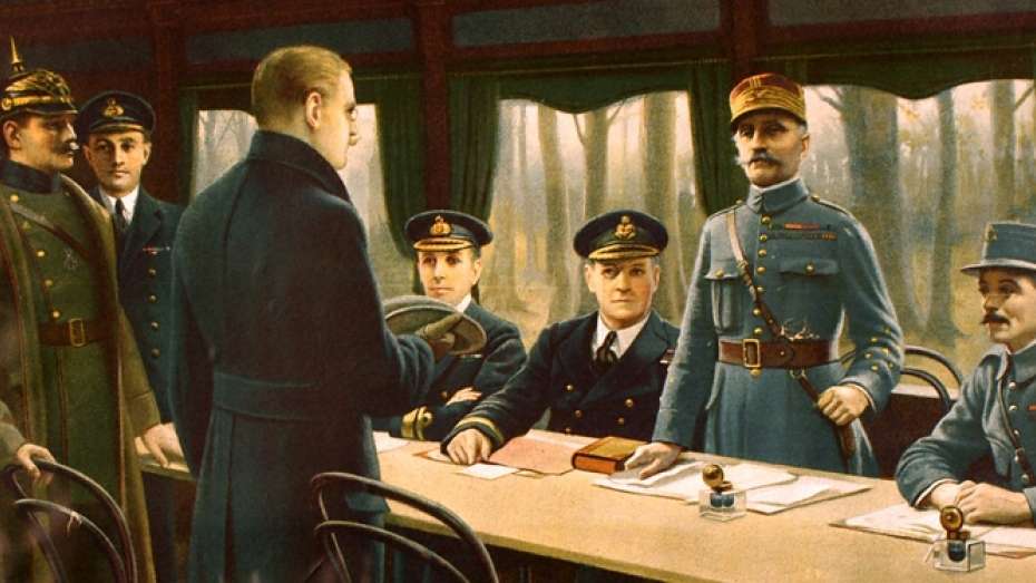 Ausschnitt aus einem farbigen Gemälde von Maurice Pillard Verneuil, das Waffenstillstandsverhandlungen in Compiègne zeigt. Eine Gruppe von Militär und sitzt um einen Tisch herum