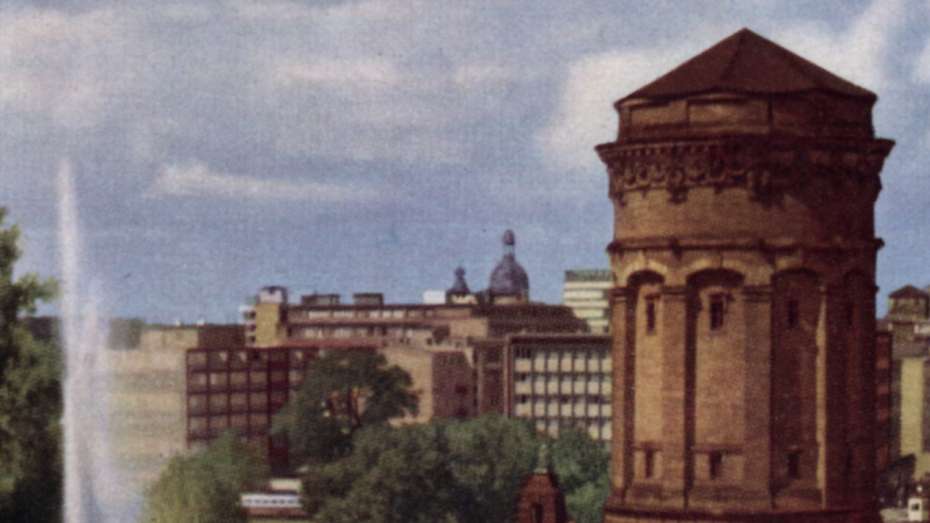Mannheims Wasserturm gemalt als Postkartenmotiv (Ausschnitt)