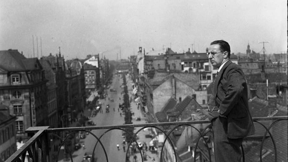 Josef Hofmann auf dem Dach des Defaka-Kaufhauses 24.07.1936