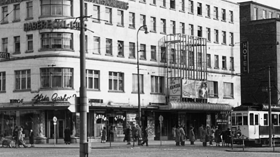     Das Royal-Kino am Tattersall, Mannheim, Nähe Bahnhof in den 60er Jahren
