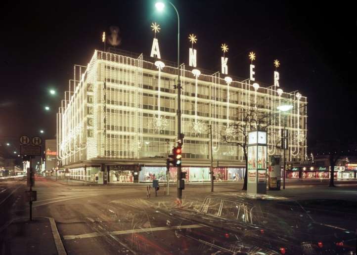 Farbaufnahme vom Kaufhaus Anker in Mannheim aus dem Jahr 1967