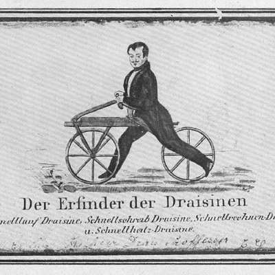 Karl Freiherr von Drais erfindet die zweirädrige Laufmaschine. Im Jahr 1817 erreicht er damit die unglaubliche Geschwindigkeit von 14 km/h 