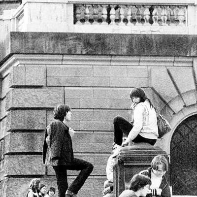 1982 - Wo geht man als Schüler in Mannheim am Wochenende lieber hin, als an den Wasserturm. Während die einen miteinander rumsitzen… 