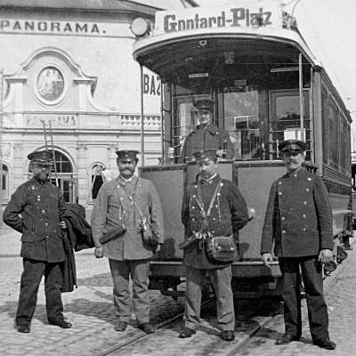 1910 - Diese Herren blicken schon etwas freundlicher, trotzdem: kein Kuschelfaktor 