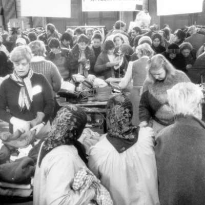 1985 - Jährlich veranstalteter Pfennig-Bazar des Deutsch-Amerikanischen Frauenkreises in der alten Hauptfeuerwache 