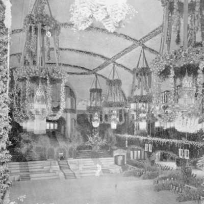1907 - Der Nibelungensaal des Rosengartens im Schmucke des Rosenfestes 