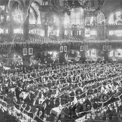 1907 - Großabnehmer-Kongress der Sunlight Seifenfabrik im geschmückten Saal 