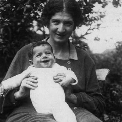Margarethe Oppenheimer mit Tochter Ruth, 1929