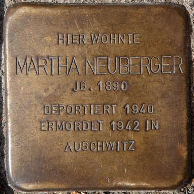 Stolpersteine für Martha Neuberger