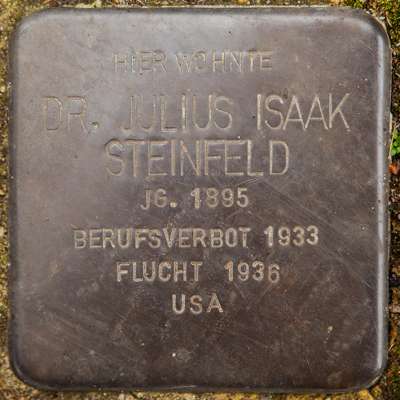 Stolperstein für Dr. Julius Isaak Steinfeld