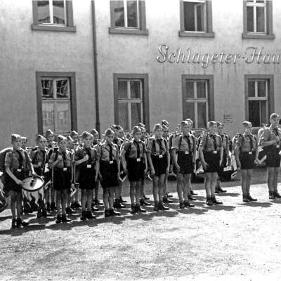 Hitlerjungen vor dem Schlageterhaus in M 4a, 1939. MARCHIVUM, Signatur AB03876-013, Foto: Artur Pfau.