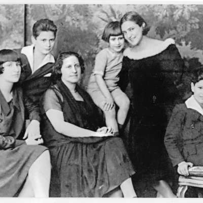 Lotte, Felix, Emma, Franz, Alice und Oskar Droller im März 1926
