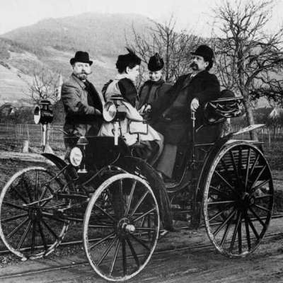 Das Auto als Familienkutsche, um 1895