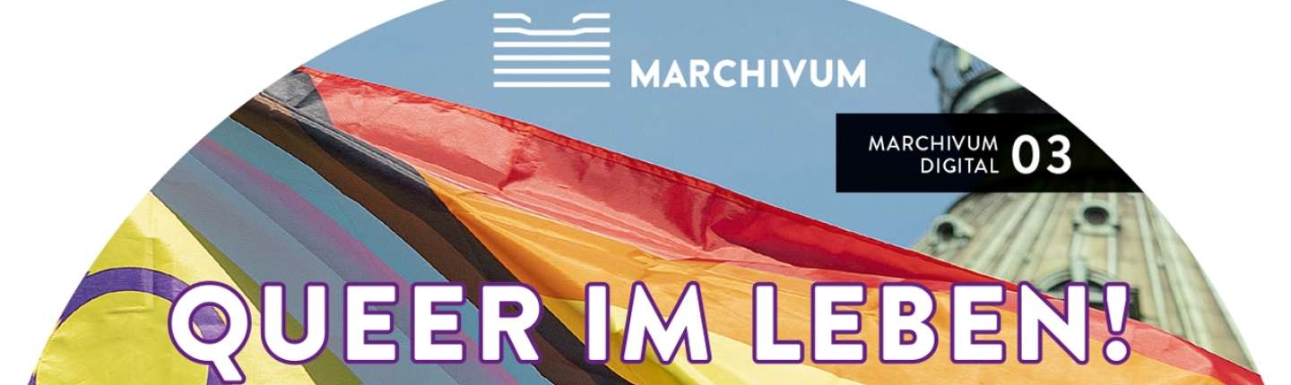 Ein Ausschnitt der DVD "Queer im Leben" mit der LGBTQI*-Fahne und dem Wasserturm im Hintergrund.