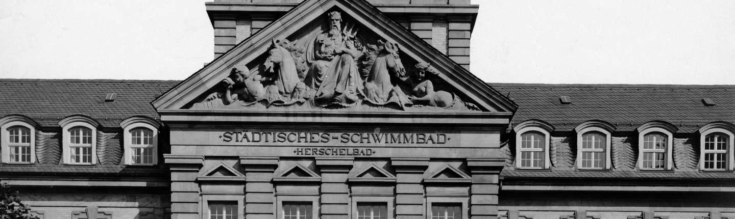 Ausschnitt der Fassade vom Mannheimer Herschelbad