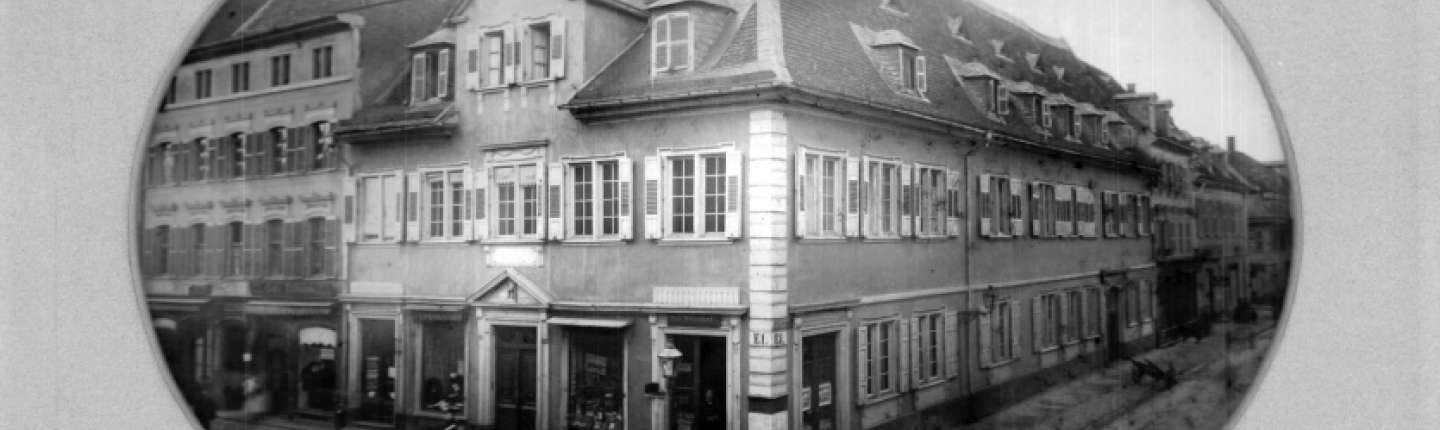 Erstes Wohn- und Geschäftshaus der Familie Giulini in Mannheim, E 1, 5-6. Fotoaufnahme um 1902