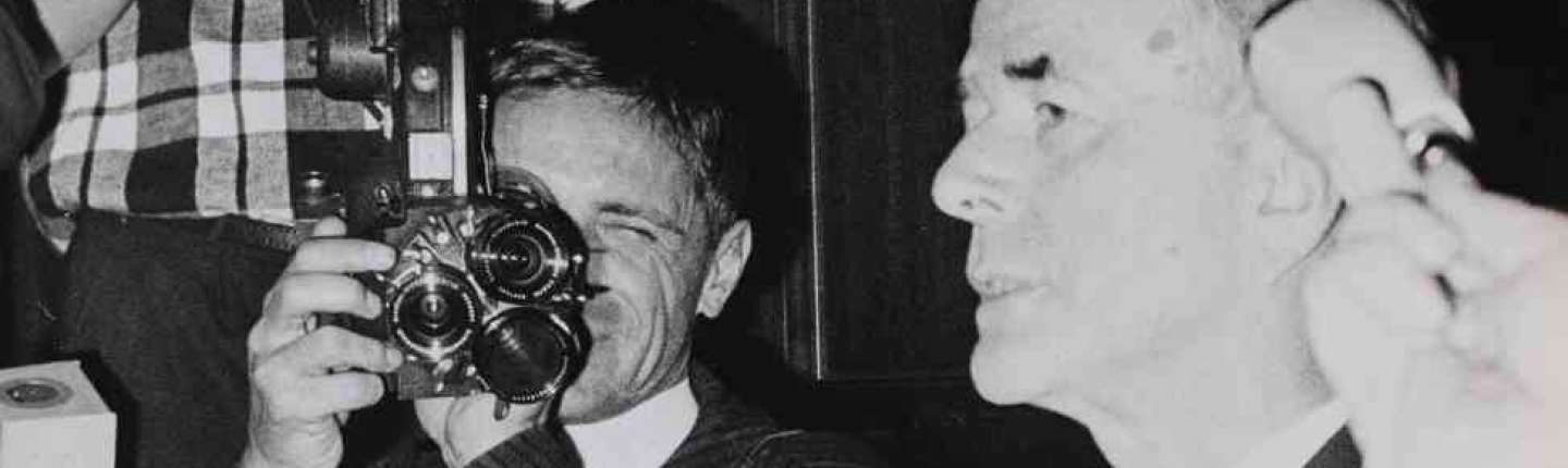 Albert Speer mit Pressefotografen