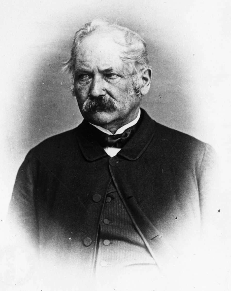 schwarz-weiß Portrait von Oberbürgermeister Friedrich Reiß
